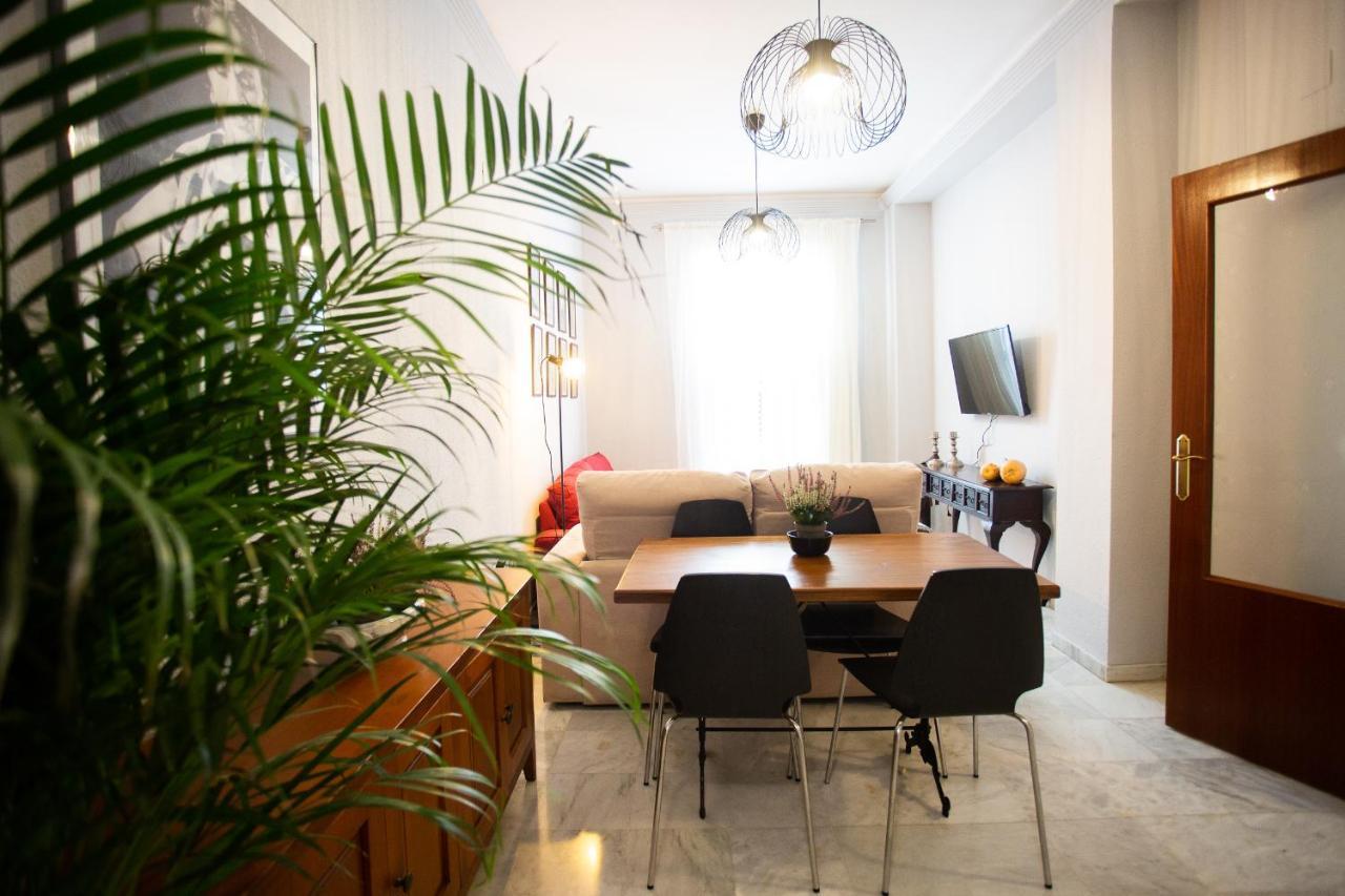 Wish Suite Torres De Sevilla ภายนอก รูปภาพ